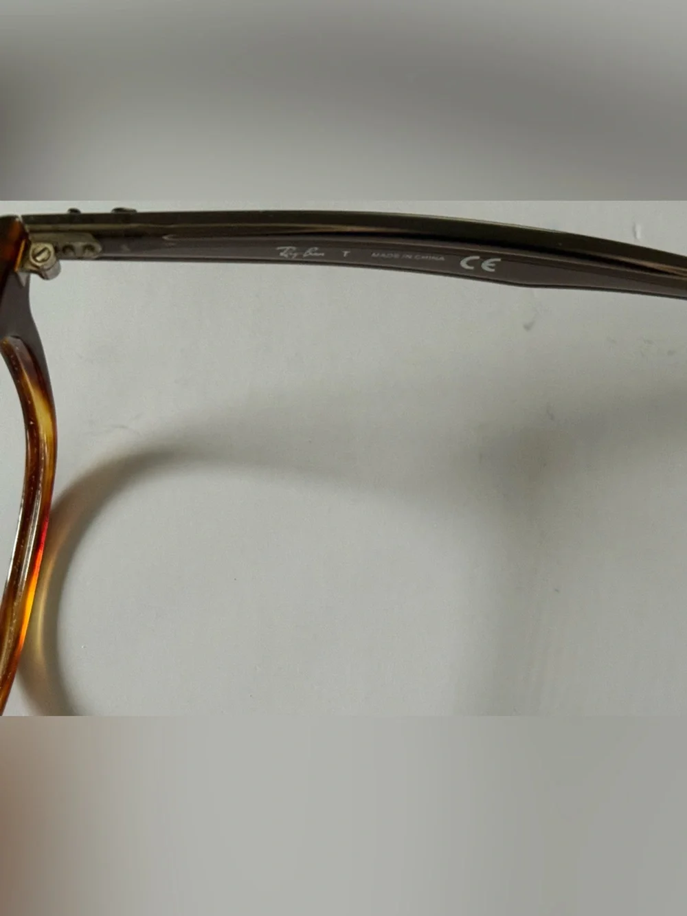Ray-Ban classic oval